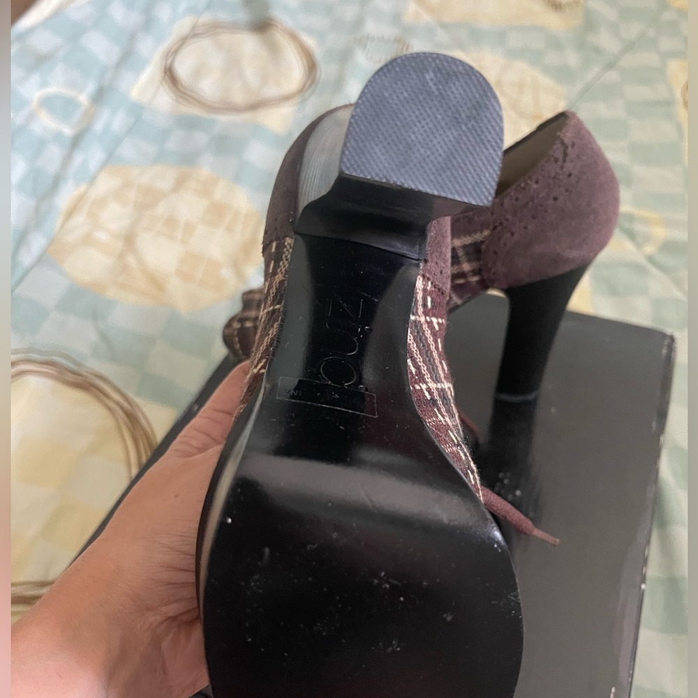 Zinc Shoes View 4